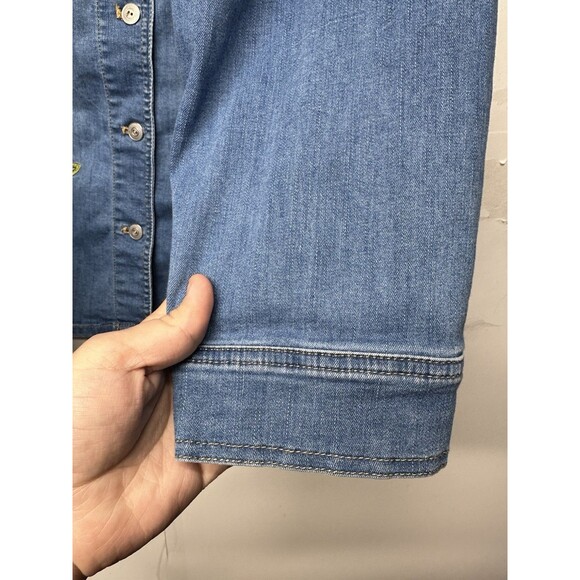 Alfred Dunner Women’s Light Wash Denim Jacket Floral Butterfly Embroidered 1X - Picture 11 of 14